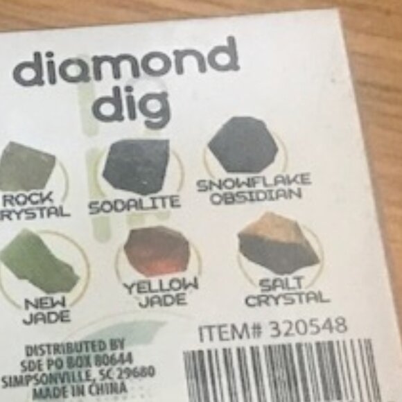 Gift Diamond Dig Box/Gemstone Dig Kit - NWT - Picture 4 of 5